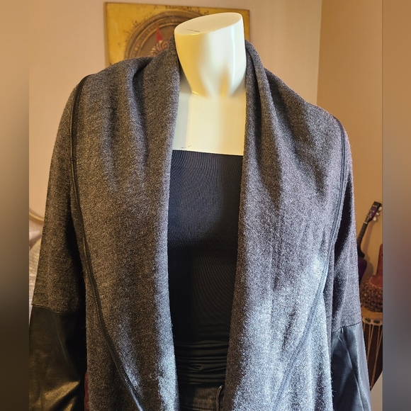 Gianni Bini Gray Shawl Collar Open Front Cardigan Women's Size Medium - Picture 4 of 9